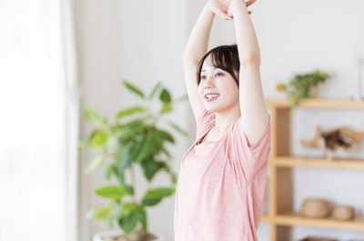 「毎日歩く」だけでは不十分？厚労省の最新ガイドラインが推奨する運動目安とは | その他